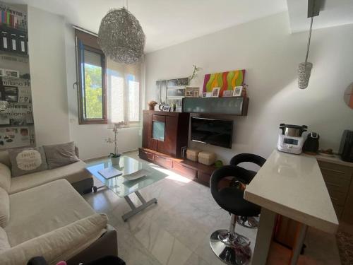 FIBES con parking gratis. Apartamento Sevilla Este.