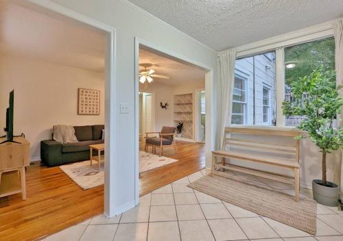 2 Bedroom Retreat in Historic Avondale