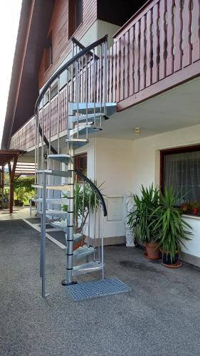 Draga - 2 bedroom apartment, Tržič (photo 8)