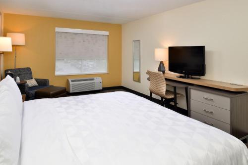 Holiday Inn Hotel & Suites Overland Park-Convention Center