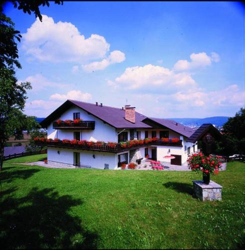 Hotel Bergwiesen - Zimmer mit Balkon oder Terasse in Lohr, Deutschland