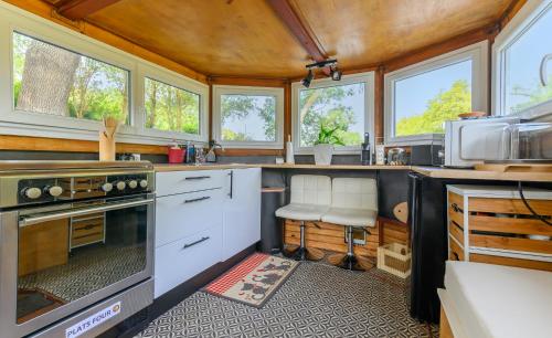 Péniche Dondon - Gîte cocooning sur Canal du midi (Peniche Dondon - Gite cocooning sur Canal du midi) in Villefranche-de-Lauragais