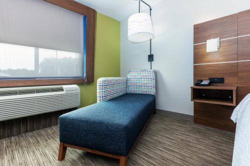 Holiday Inn Express Hotel & Suites Lafayette South an IHG Hotel - image 6