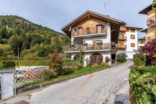 Superior One-Bedroom Apartment with Balcony
