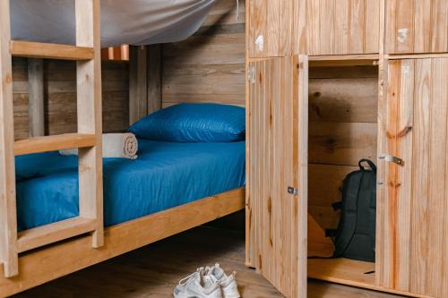1 bunk bed