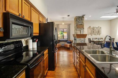 Family Friendly Pool Paradise Retreat Near Beaches in Palm Harbor (FL)