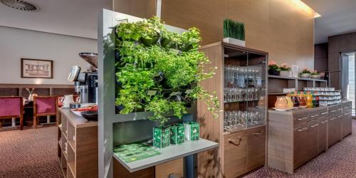 401061908 Holiday Inn Resort Warsaw Józefów by IHG