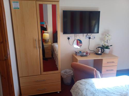 Fox and Hounds Country Inn - image 6