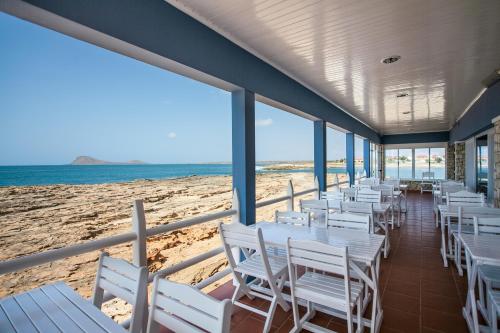 Restaurant, Murdeira Village in Santa Maria