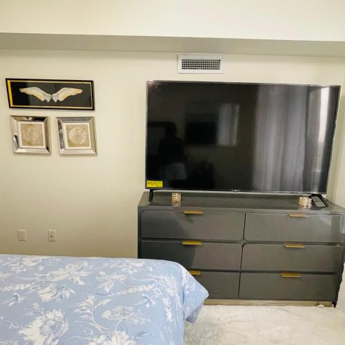 luxurious 2-bedroom condo