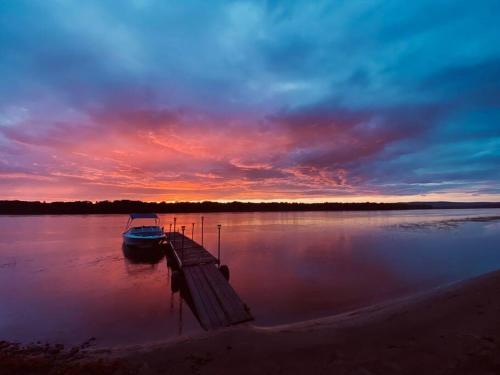 3 Bedroom Waterfront Beach Cottage! (CITQ 307616)