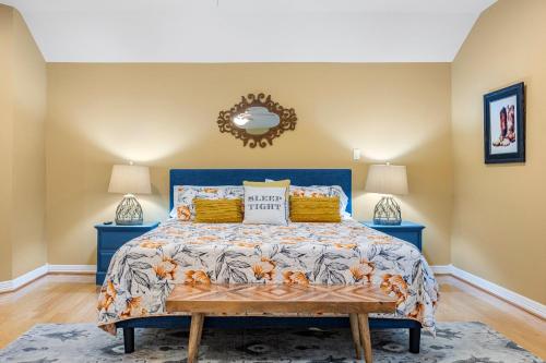 Relaxing Two-Bedroom Apartment or Studio on 13 Beautiful Wooded Acres In A Quiet Neighborhood in Tomball, USA