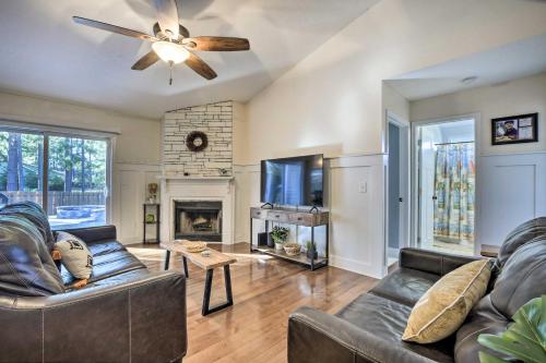 Idyllic Pinehurst Home, Near Golf Course! in 派恩赫斯特