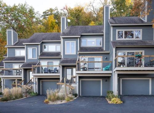Relaxing 2Bedroom Townhome w/Playroom & Great View in Galena, USA