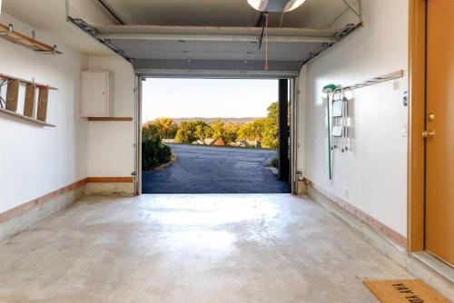 Relaxing 2Bedroom Townhome w/Playroom & Great View in Galena, USA
