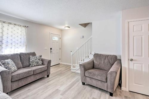 Bright Toledo Duplex, Close to Parks and Trails in Toledo, USA