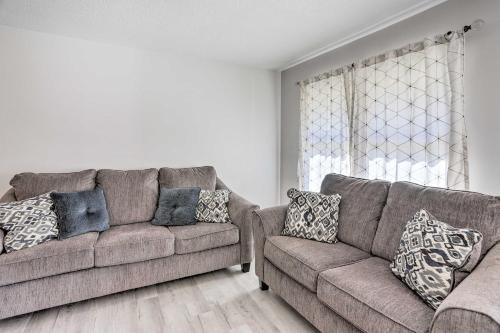 Bright Toledo Duplex, Close to Parks and Trails in Toledo, USA