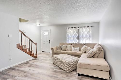 Cozy Duplex Close to Toledo Botanical Garden in Toledo, USA