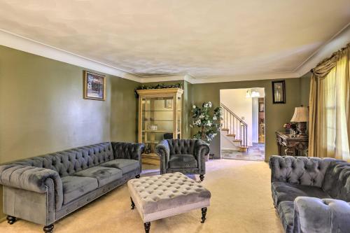 Toledo Home with Direct Golf Course Access! in Toledo, USA