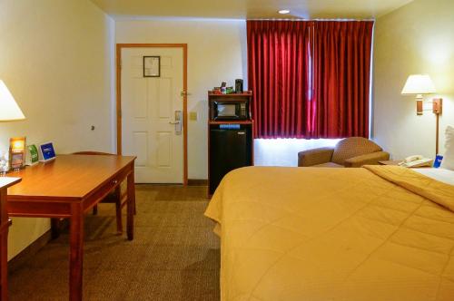 Lamplighter Inn & Suites Lamplighter Inn & Suites is a popular choice amongst travelers in San Luis Obispo (CA), whether exploring or just passing through. The hotel offers a high standard of service and amenities to suit the