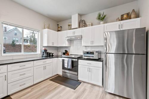 Full ADA Unit - 2 Bed 2 Bath Unit Near Downtown, Spokane (photo 4)