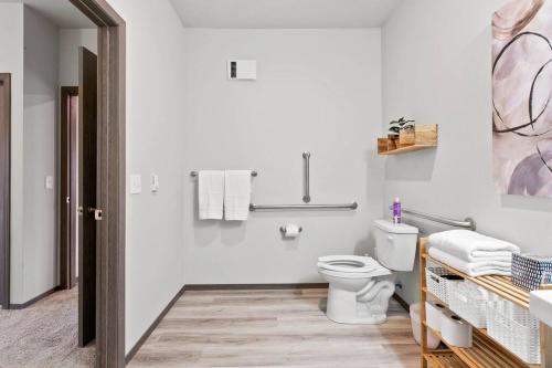 Full ADA Unit - 2 Bed 2 Bath Unit Near Downtown, Spokane (photo 9)