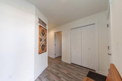 Modern Decor & Style KING bed Wifi with Garage, Spokane (fotografie 7)