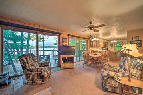 Cozy Hayward Cottage with Dock and Lakefront View in Hayward, USA