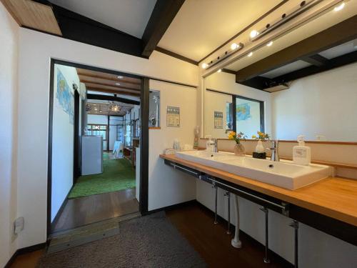 Bamboo Village Guest House - 화장실
