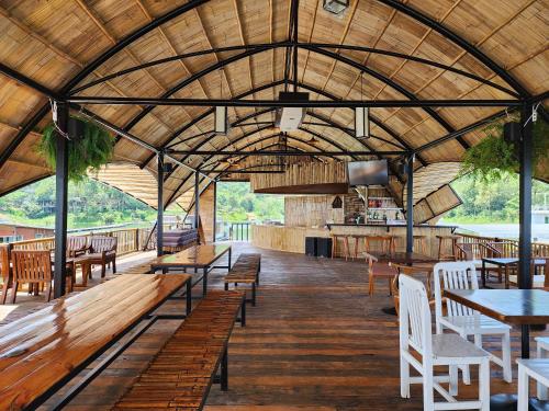 Banrai WanWan Resort - 바/라운지