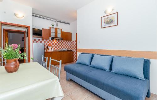  Nice apartment in Klenovica with 2 Bedrooms and WiFi in Klenovica