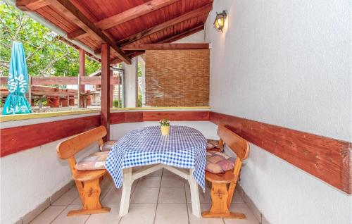  Nice apartment in Klenovica with 2 Bedrooms and WiFi in Klenovica