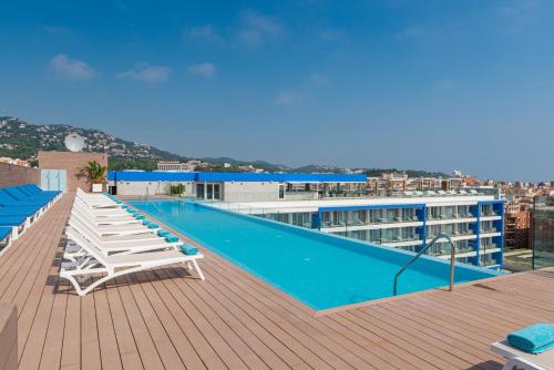 L'Azure Hotel 4* Sup