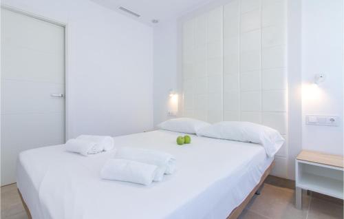 Awesome Apartment In Denia With Wifi, Outdoor Swimming Pool And Swimming Pool photo 2