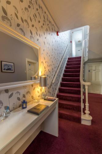 Előcsarnok, Brunton House in Pier