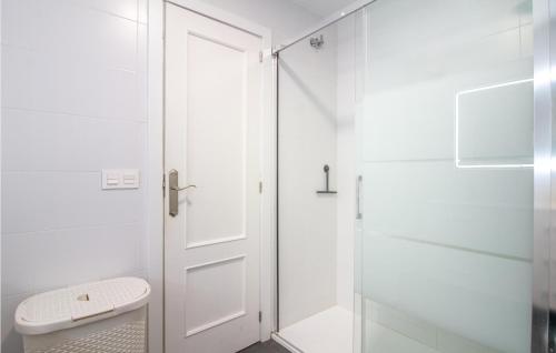 Three-Bedroom Apartment image 9