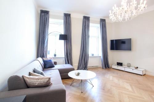 Pink Grapefruit City Condo - image 12