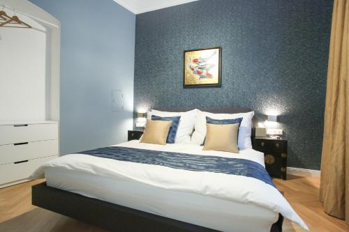 Pink Grapefruit City Condo - image 3