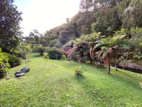 Lindo REFÚGIO ao lado do rio, em Anitápolis