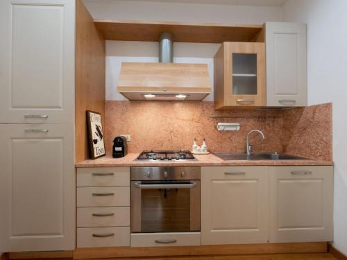 The Best Rent - Stylish one-bedroom apartment in Piazza Barberini 5