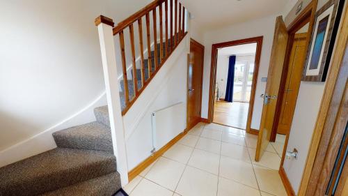 Cosy Town House Sleeps 8