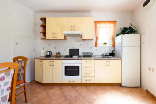 House Marina - image 7