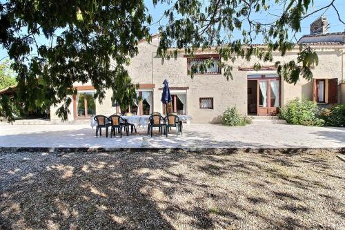 VILLA AVEC PISCINE PRIVÉE CHAUFFEE option 10 personnes en DORDOGNE - Location, gîte - Minzac