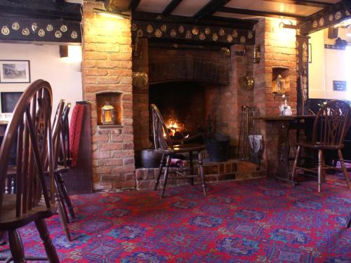 酒吧/高級酒吧, 撒拉遜海德酒店 (The Saracens Head) in 阿默舍姆