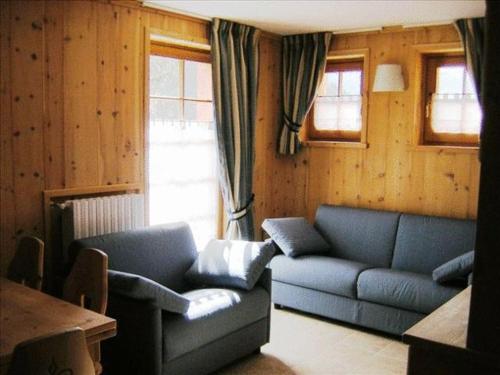1 queen bed, 1 twin bed, 1 sofa bed