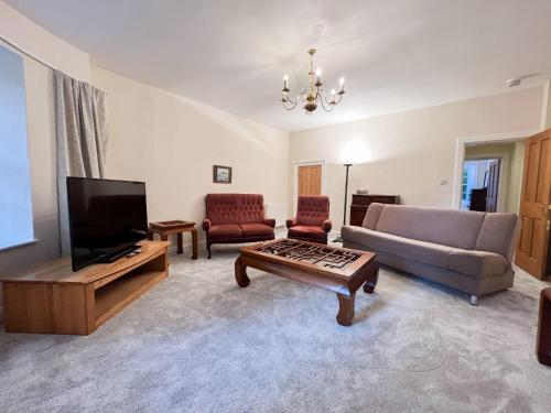 Spacious Flat Sleeps 8 near Princes Street