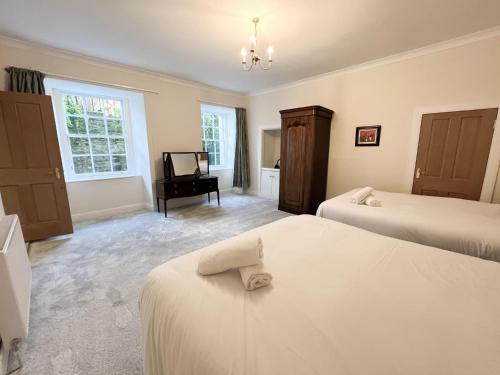 Spacious Flat Sleeps 8 near Princes Street