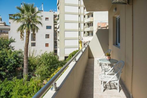 Comfy Central 1 Bedroom Apt with Terrace and View - Tap to explore photos