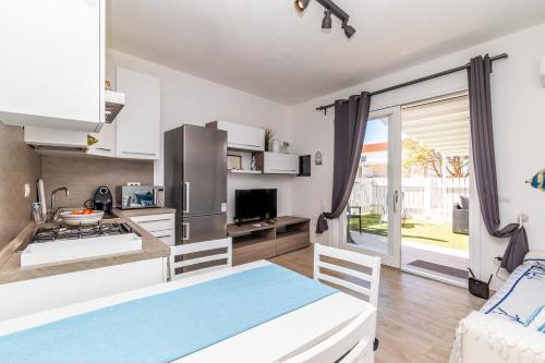 Stella Marina beach house in Isola Rossa