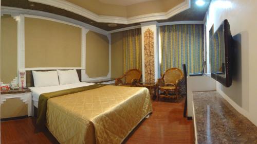 room detail thumbnail 1